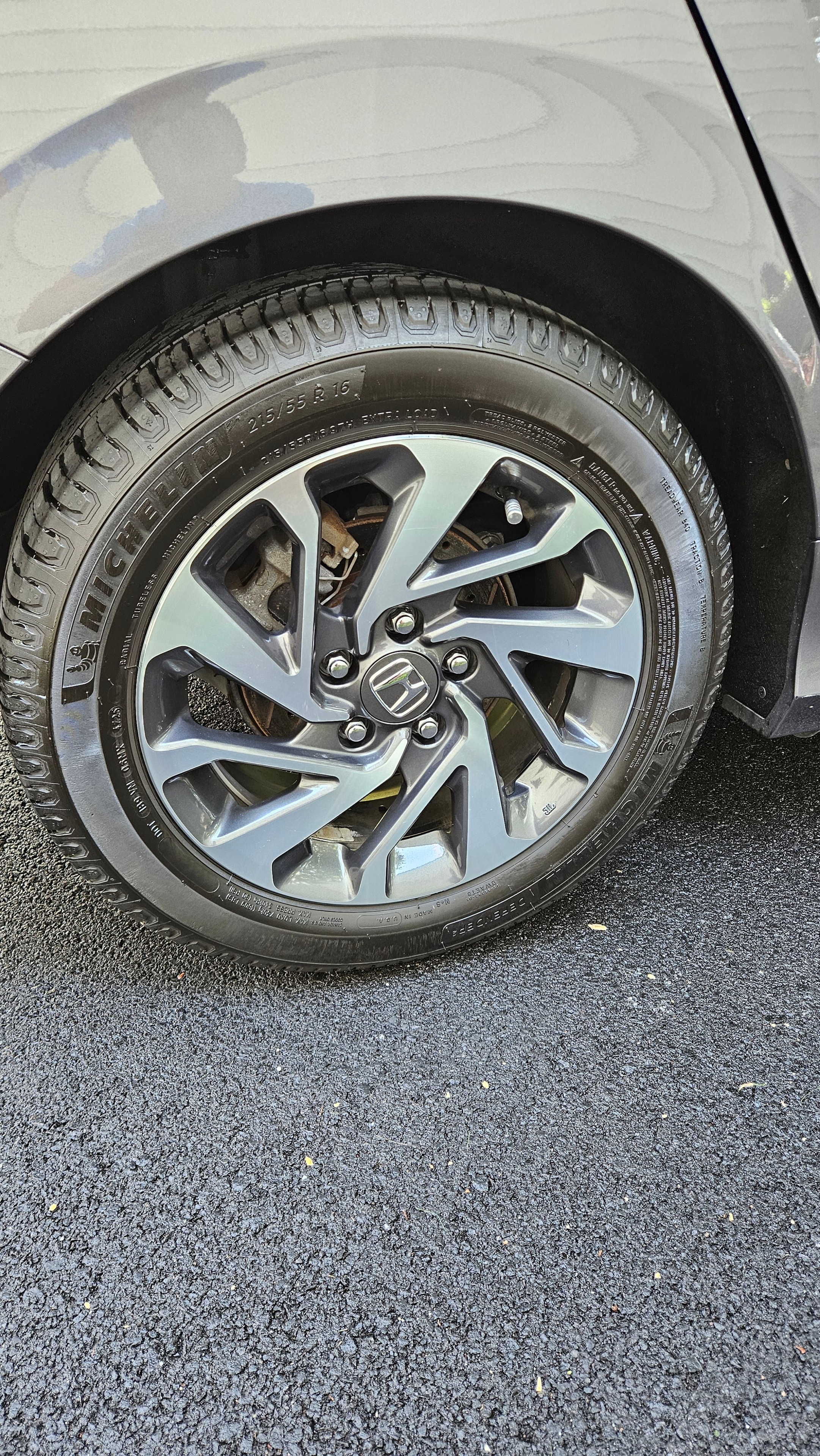 Detailed Honda vehicle wheel and tire